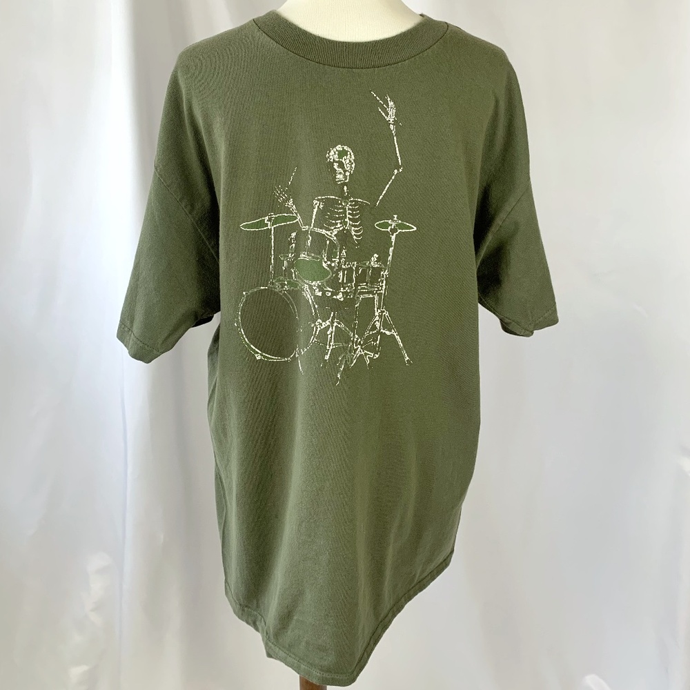 No Boundaries Skeleton Drummer Green Short Sleeve Shirt Size Large